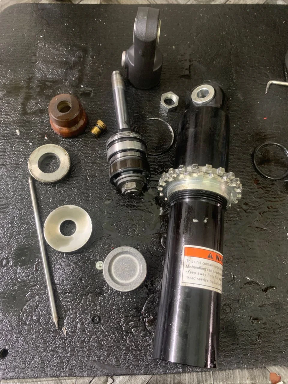 Gambar part monoshock yang diservis